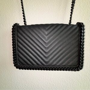 Chic Black Chevron Crossbody Bag